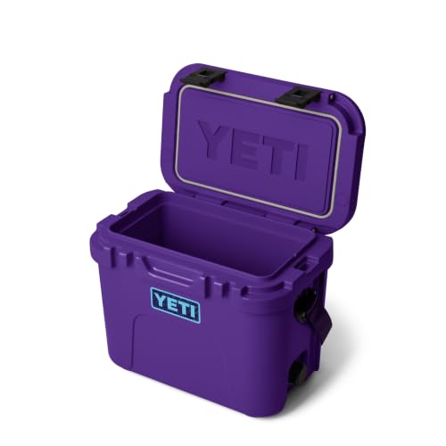 Roadie 15 Hard Cooler with DoubleDuty Shoulder Strap
