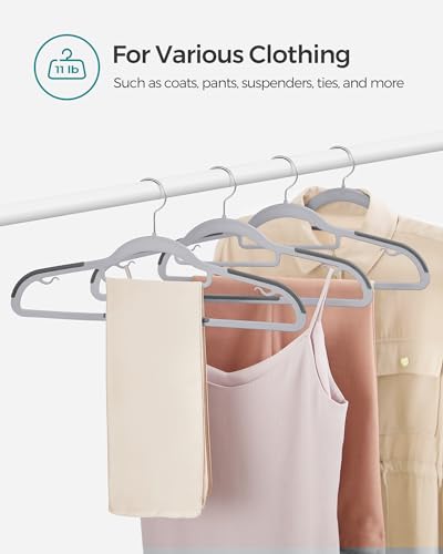 Pack of 50 Coat Hangers (50 Count)