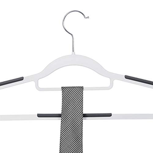 Pack of 30 Coat Hangers (30 Count)
