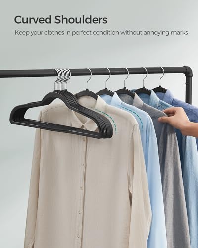 Plastic Clothes Hangers (50 Count)