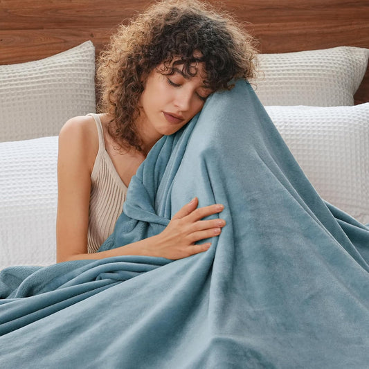 PHF Ultra Soft Fleece Blanket Twin Size, No Shed No Pilling Luxury Plush Cozy 300GSM Lightweight Twin XL Blanket for Bed, Couch, Chair, Sofa Suitable for All Season, 76" x 90", Dusty Blue