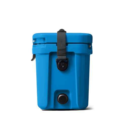 Roadie 15 Hard Cooler with DoubleDuty Shoulder Strap (22 Count)