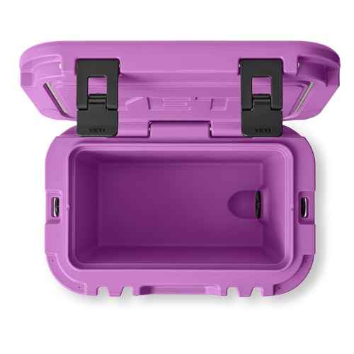 Roadie 15 Hard Cooler with DoubleDuty Shoulder Strap (22 Count)