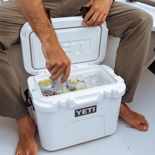 Roadie 15 Hard Cooler with DoubleDuty Shoulder Strap (22 Count)