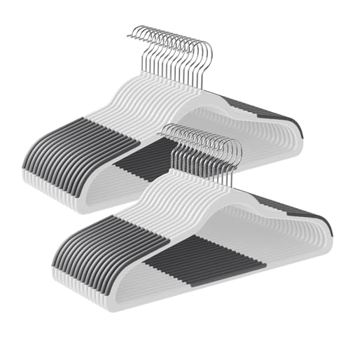 Plastic Clothes Hangers (30 Count)
