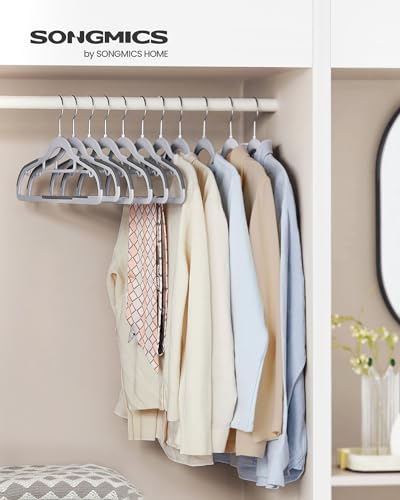 Pack of 60 Coat Hangers (60 Count)