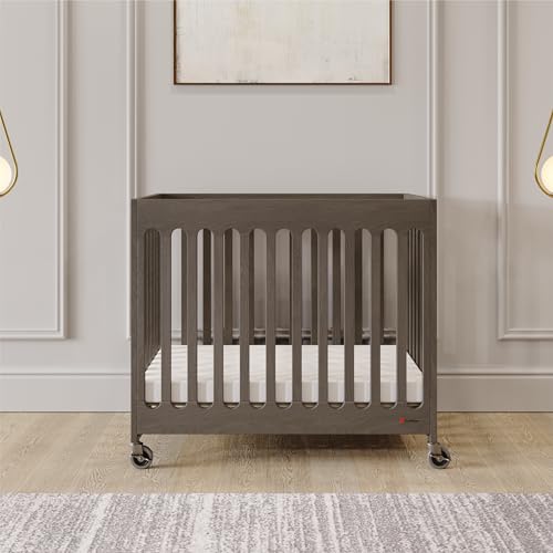 Boutique Folding Hotel Crib and Sheet Bundle