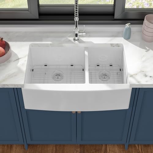 33 In. White Fireclay Farmhouse Sink Curved Apron Front Country Style