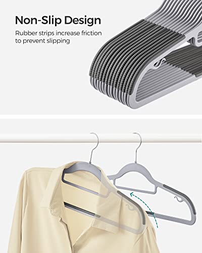 Pack of 100 Coat Hangers (100 Count)