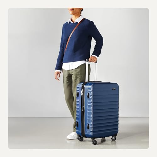 AmazonBasics 68 cm Navy Blue Hardsided Check