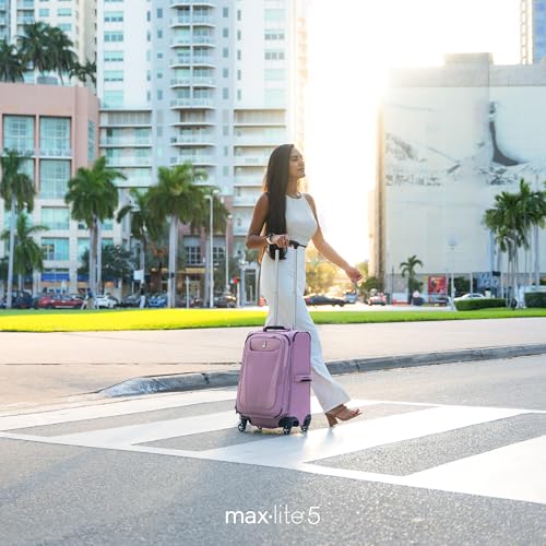 Maxlite 5 Softside Checked Luggage Spinner