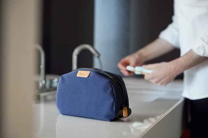 Bellroy Toiletry Kit (Unisex Toiletry Bag, Zipper Closure, Water-Resistant Lining, Toothbrush Sleeve with Magnetic Closure, Internal Mesh Pocket Organization) -Bronze