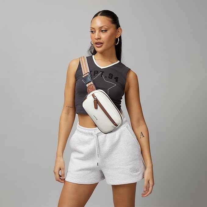 2L Fanny Packs Everywhere Belt Bag Small Fashion Crossbody Waist Pack Faux Leather Waterproof Sling Chest Bag For Women Beige