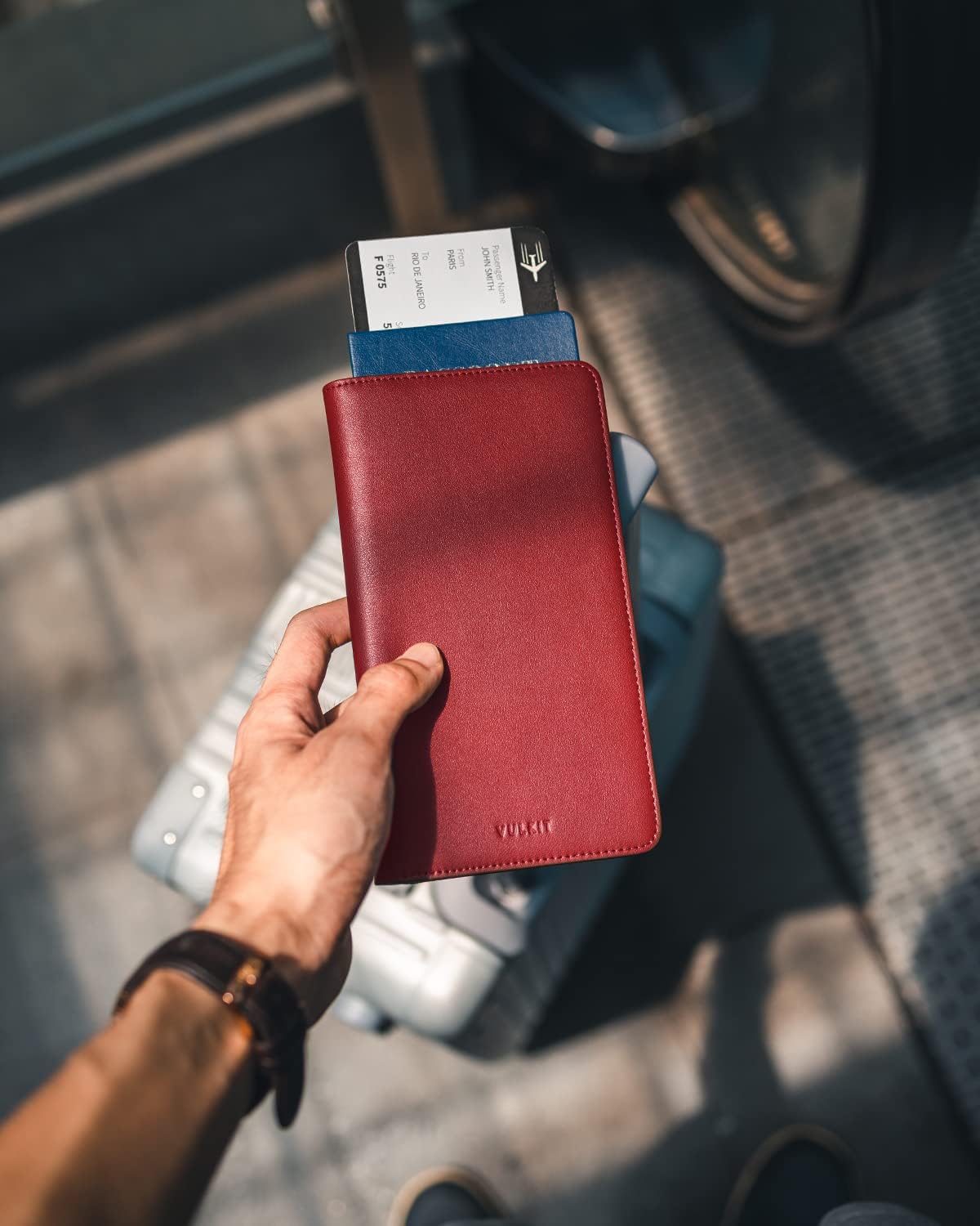 VULKIT Passport Holder Wallet RFID Blocking Travel Wallet for Men & Women - Roamly