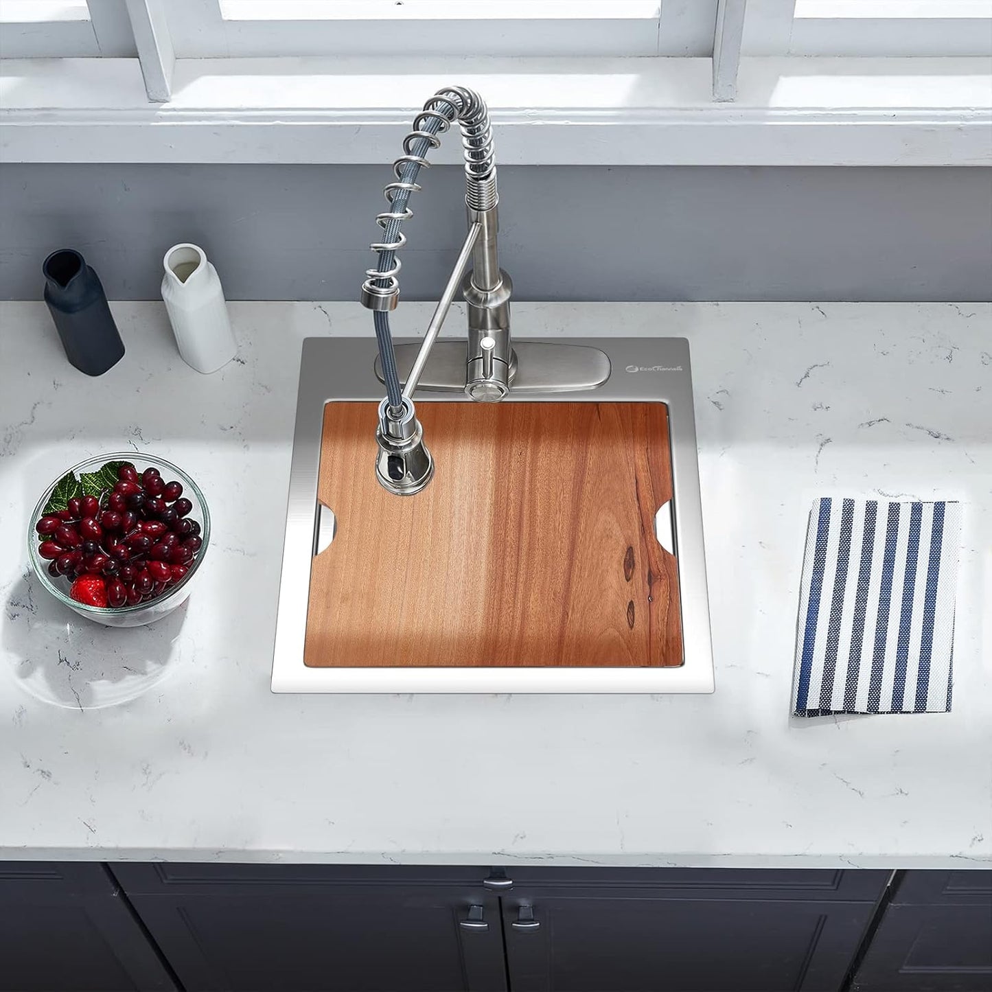 Kitchen Sink, 15 x 15 x 10 inch Small Bar Prep Sink 16 Gauge Stainless Steel Drop Single Bowl Workstation with Cutting Board