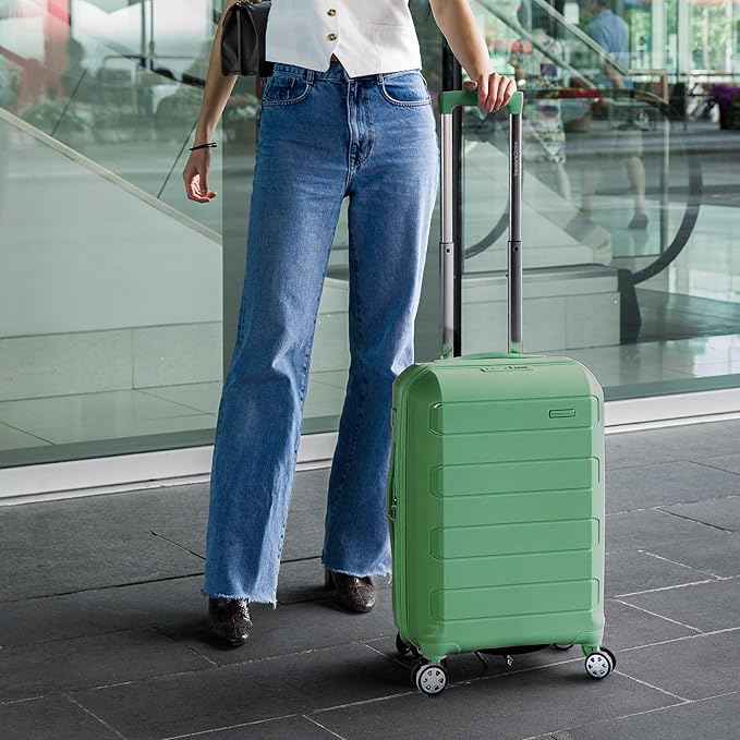 Traveler's Choice Pagosa Hardshell Expandable Luggage with Spinner Wheels, Green, 26-Inch Medium