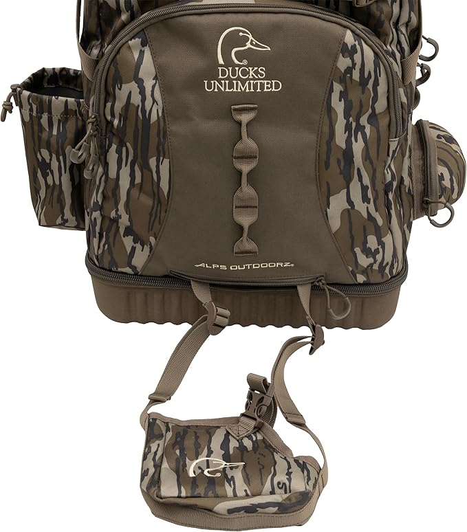 ALPS OutdoorZ Ducks Unlimited Backpack Blind Bag - Mossy Oak Original Bottomland