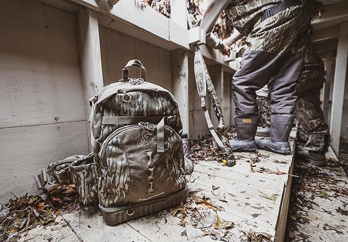 ALPS OutdoorZ Ducks Unlimited Backpack Blind Bag - Mossy Oak Original Bottomland
