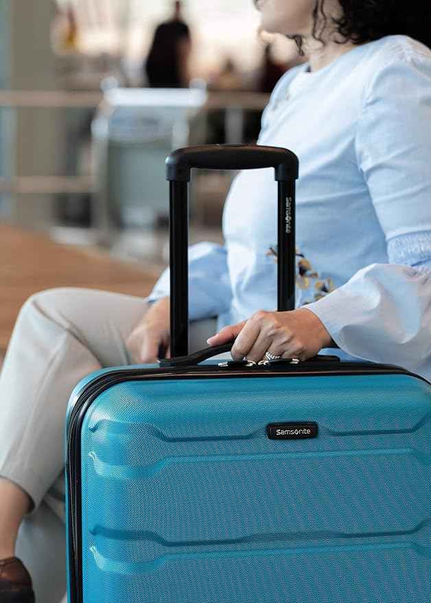 Samsonite Omni PC Hardside Expandable Luggage with Spinner Wheels, Caribbean Blue, Checked-Medium 24-Inch