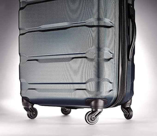 Samsonite Omni PC Hardside Expandable Luggage with Spinner Wheels, Navy, Checked-Medium 24-Inch